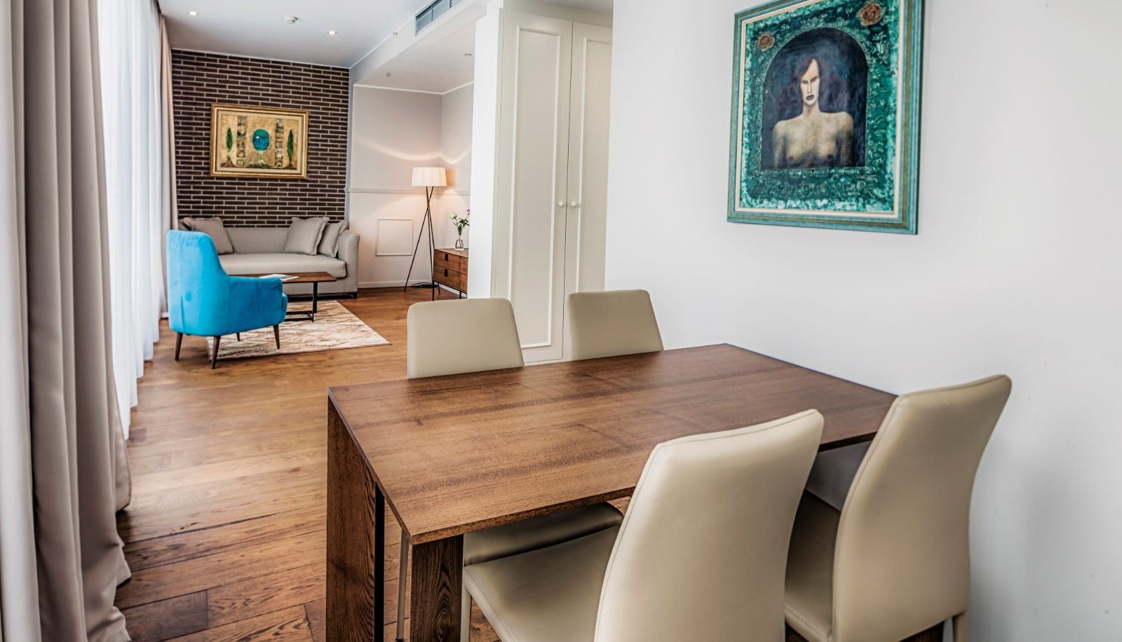 Apartment - Envoy Hotel