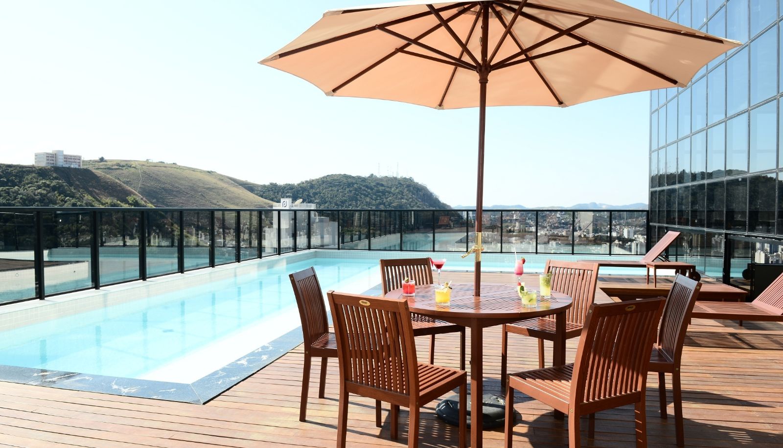 Pool - Trade Hotel