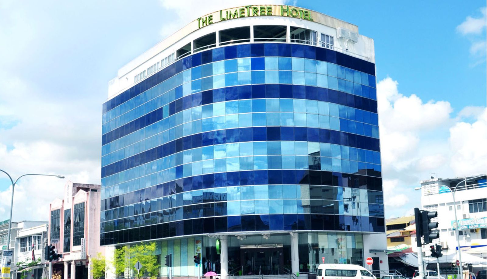 Hotel outdoor area - The LimeTree Hotel Kuching