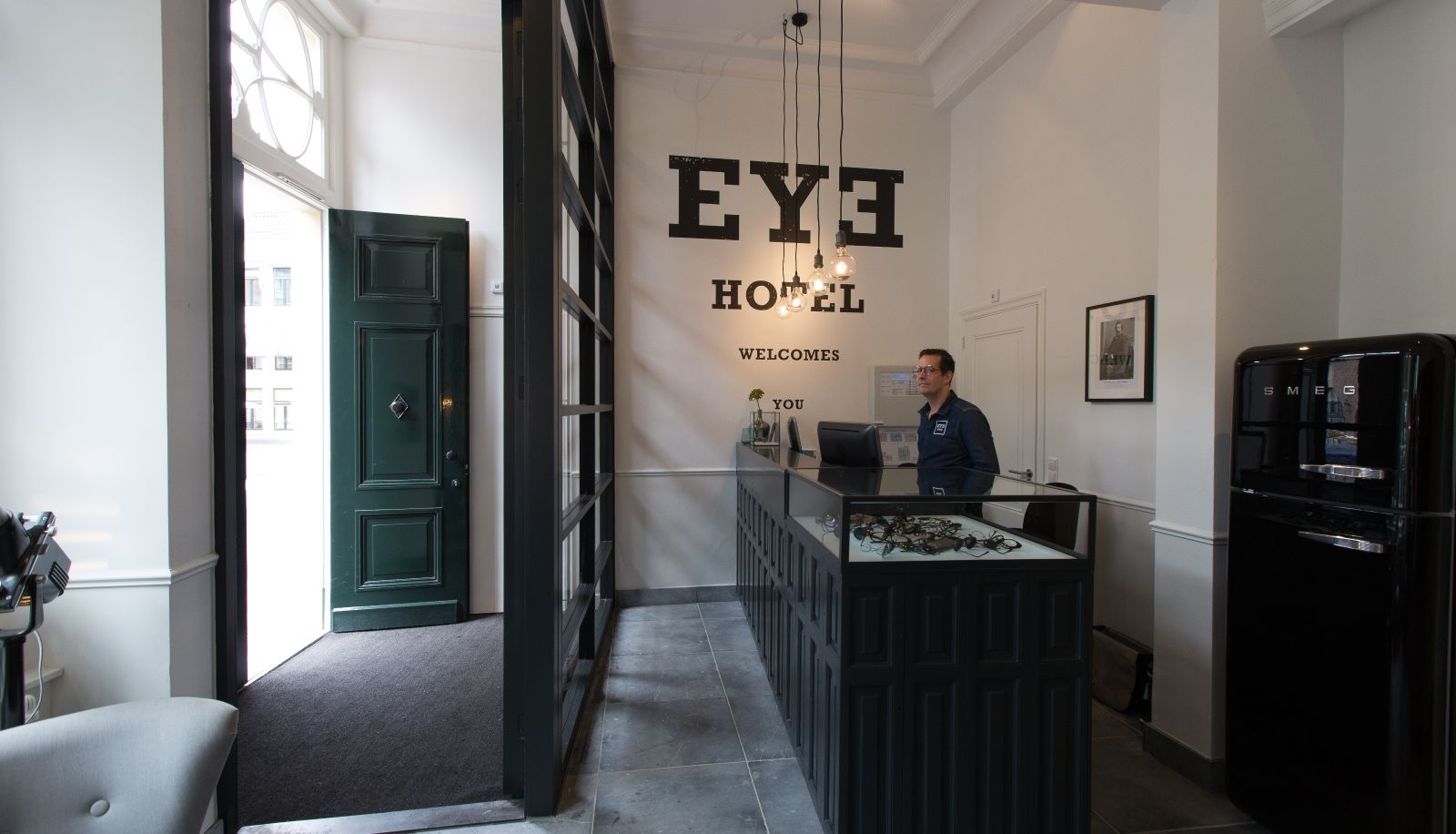 Rezeption - Eye Hotel