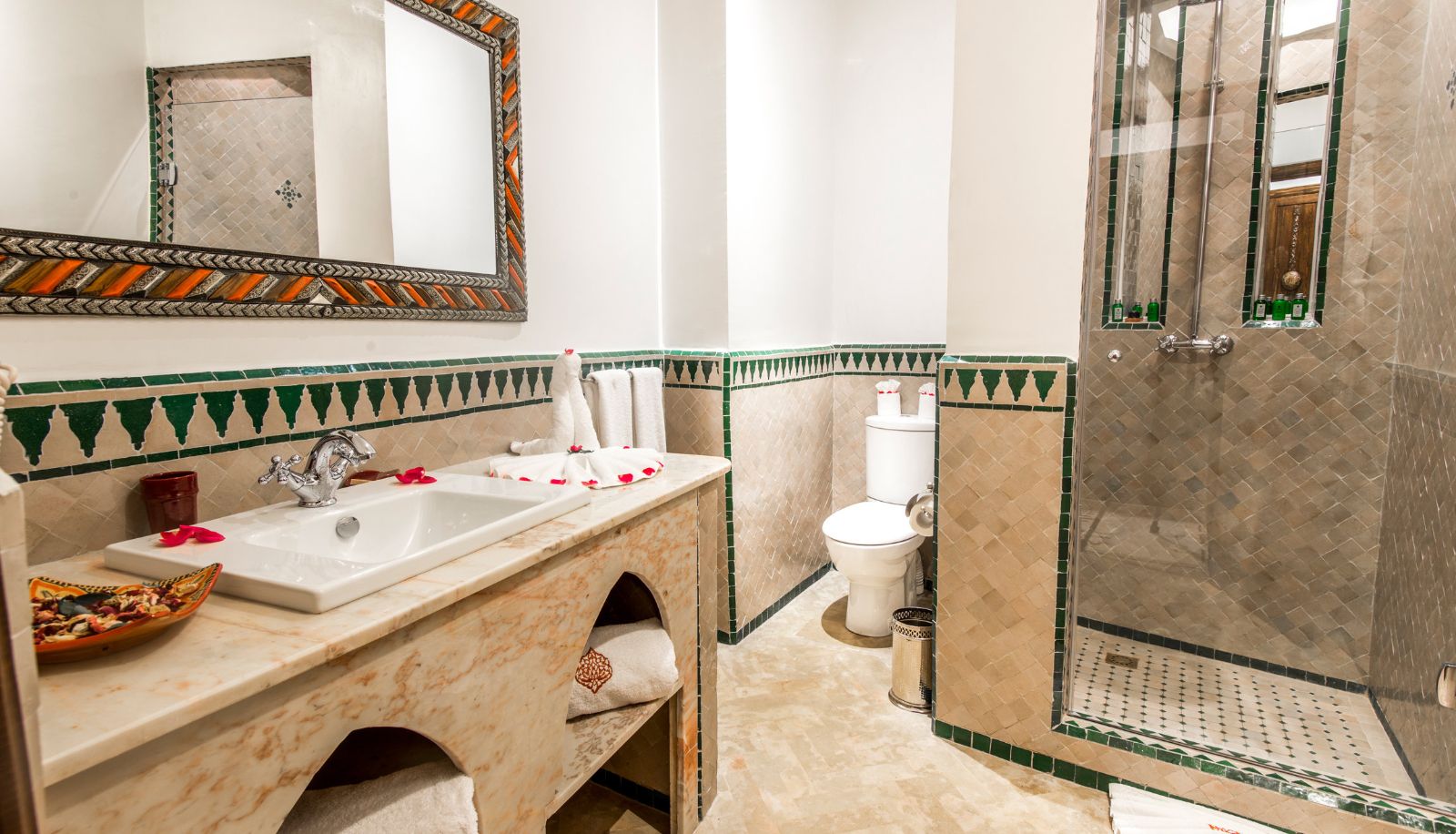 Łazienka - Art Place Hotel & Ryad