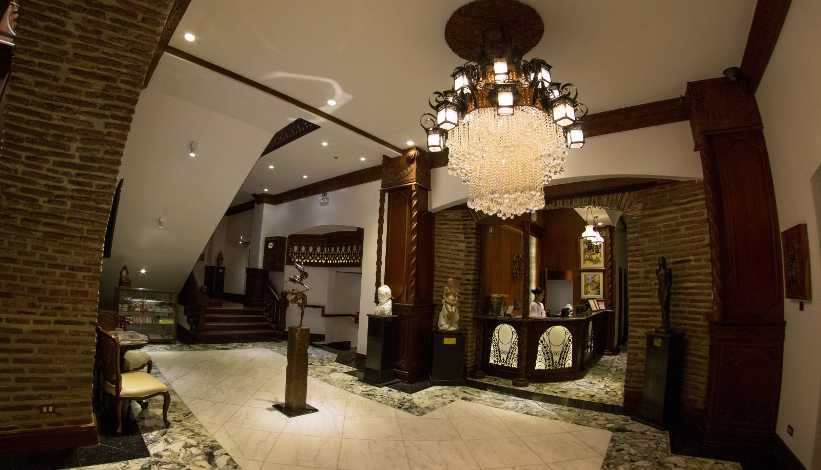 Lobby - Luna