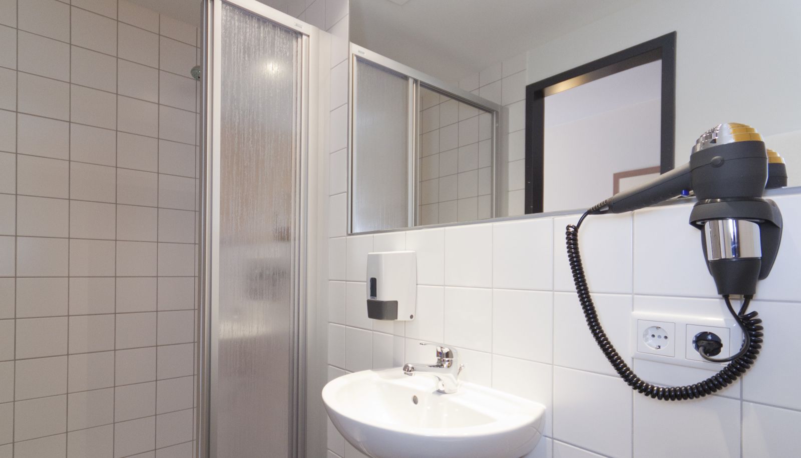 Bathroom - McDreams Hotel Mönchengladbach