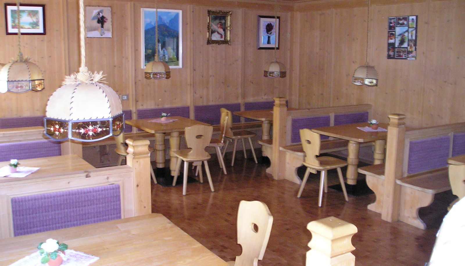 Breakfast room within the restaurant - Alpin Haus
