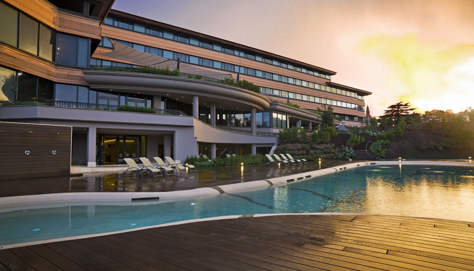 Buitenruimte van het hotel - A.Roma Lifestyle Hotel