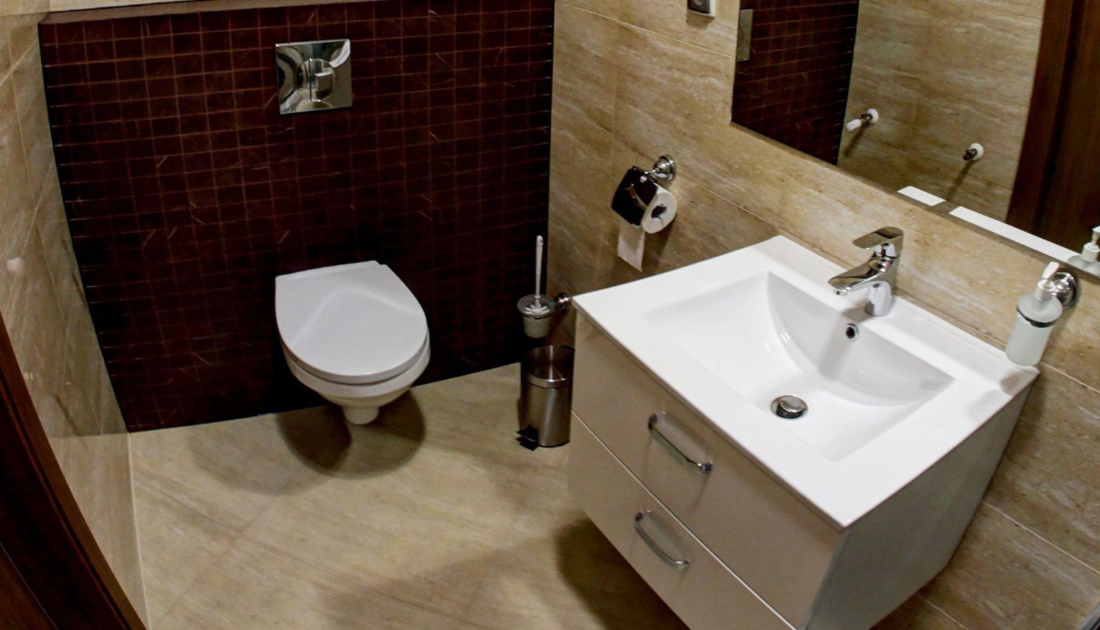 Badezimmer - Hotel SERBY