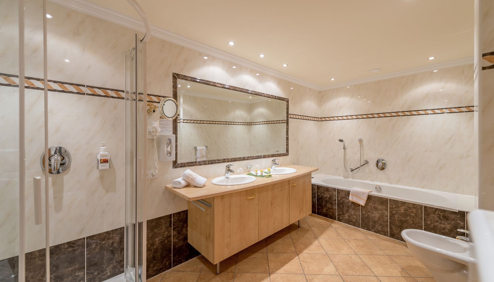 Bathroom - Sporthotel Neustift ****s die Wellnessresidenz im Stubaital