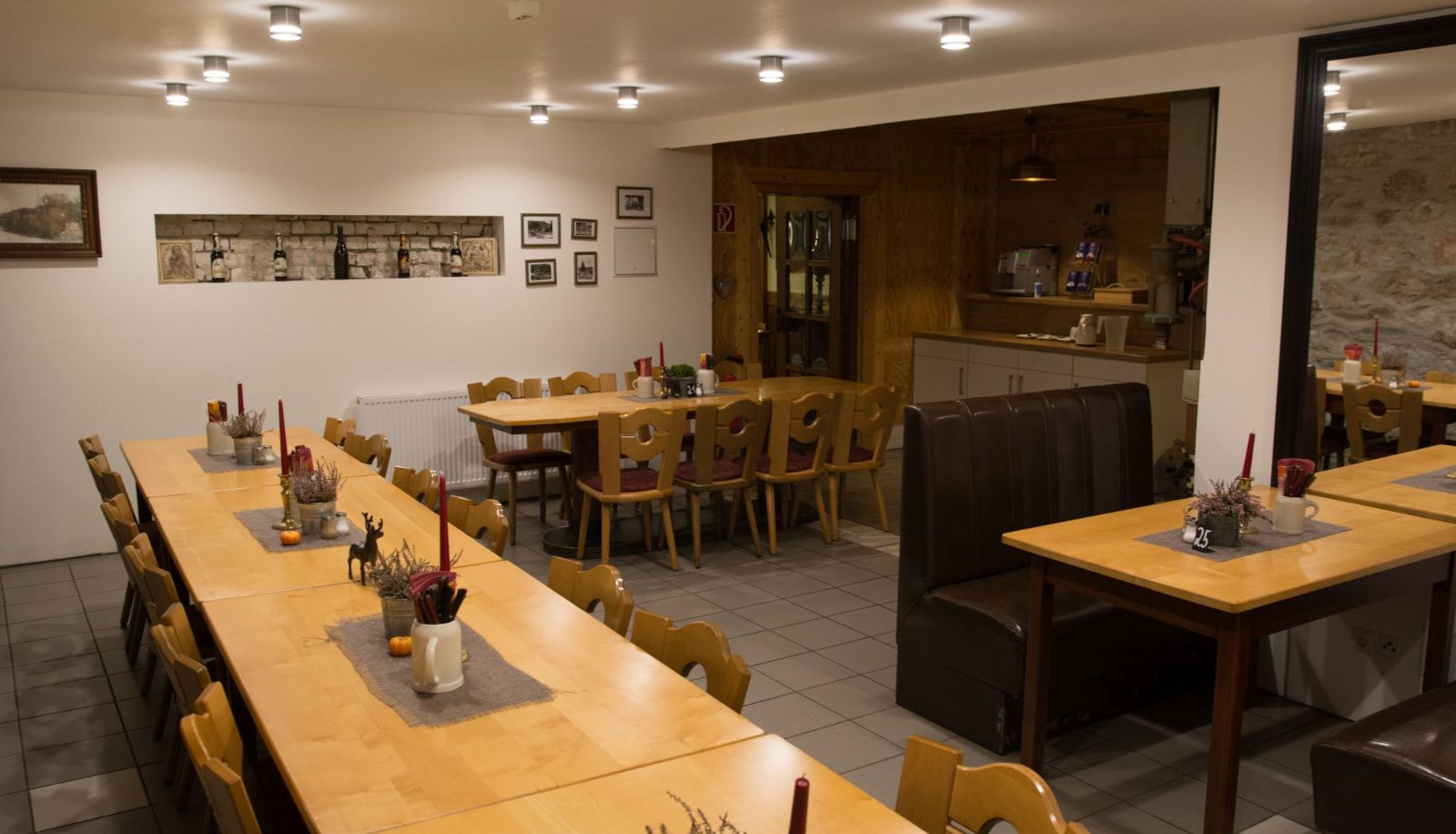 Sala śniadaniowa w restauracji - Brauhaus Obermühle