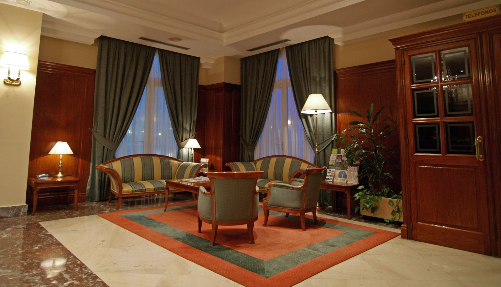 Lobby - Hoyuela