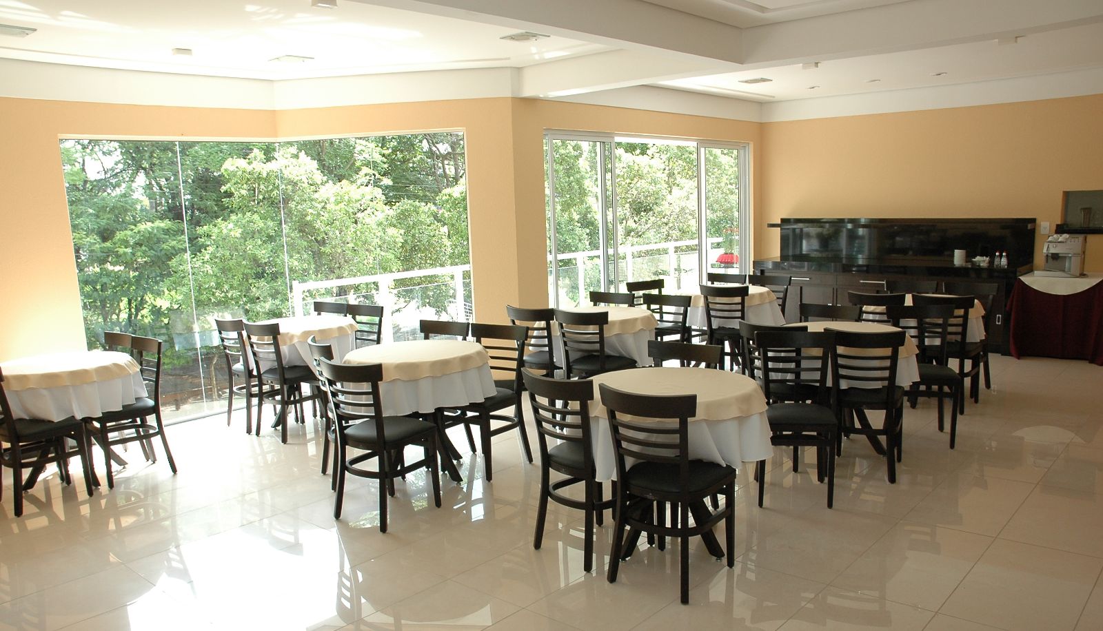 Cristal Palace Inn