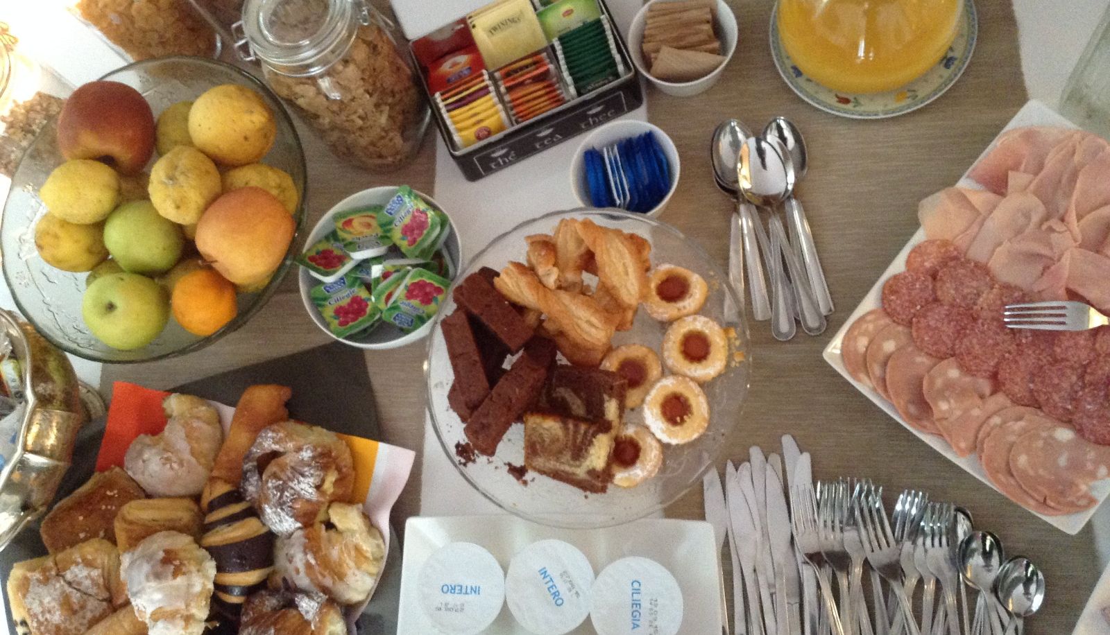 Büffet - St. John Villa B&B