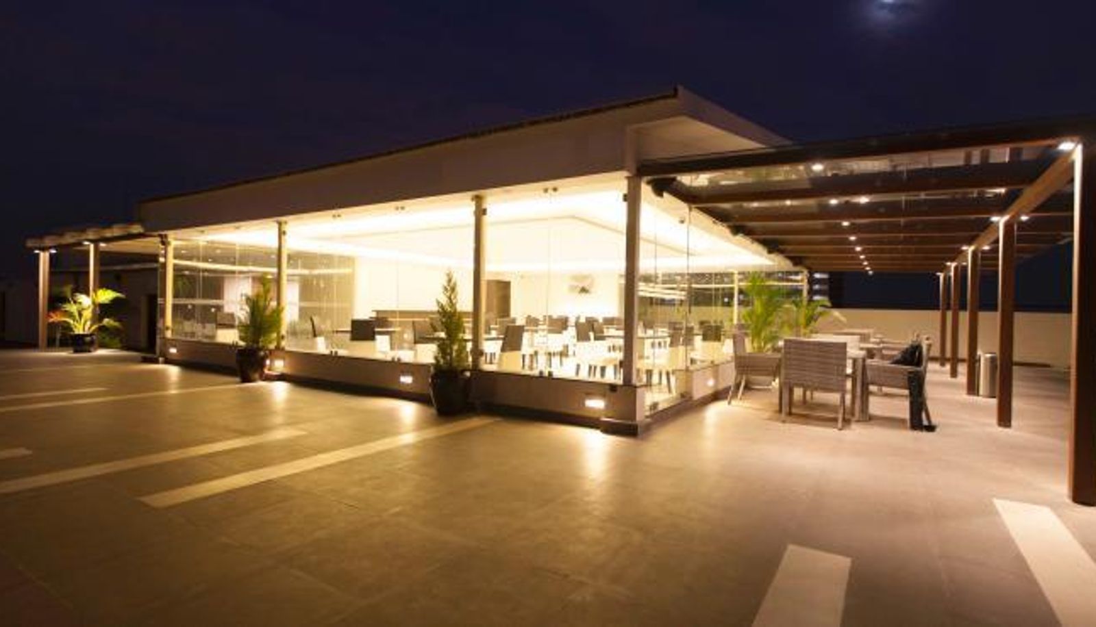 Frühstücksraum innerhalb des Restaurants - The Grand Magrath