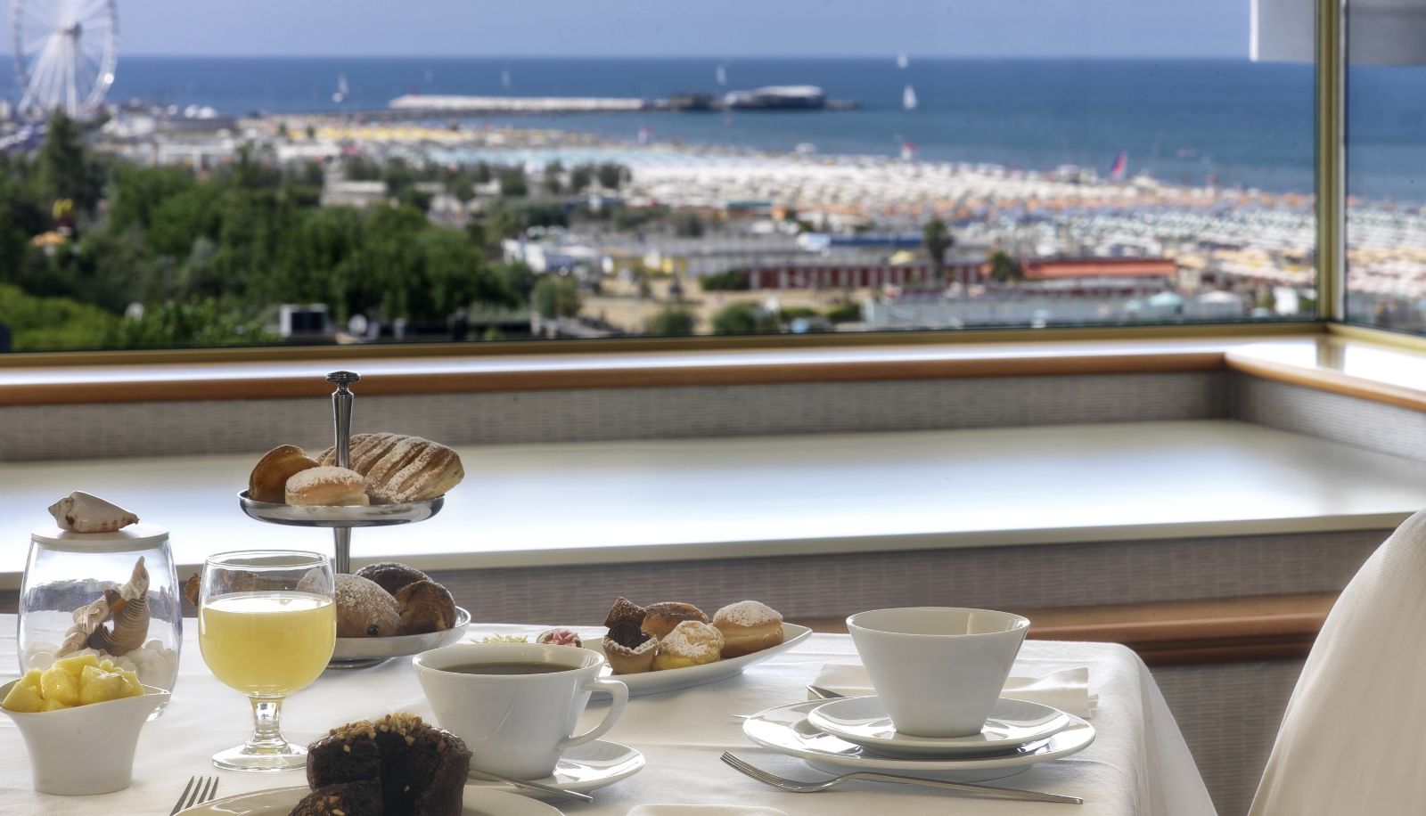 Salle de petit-déjeuner - Ambasciatori