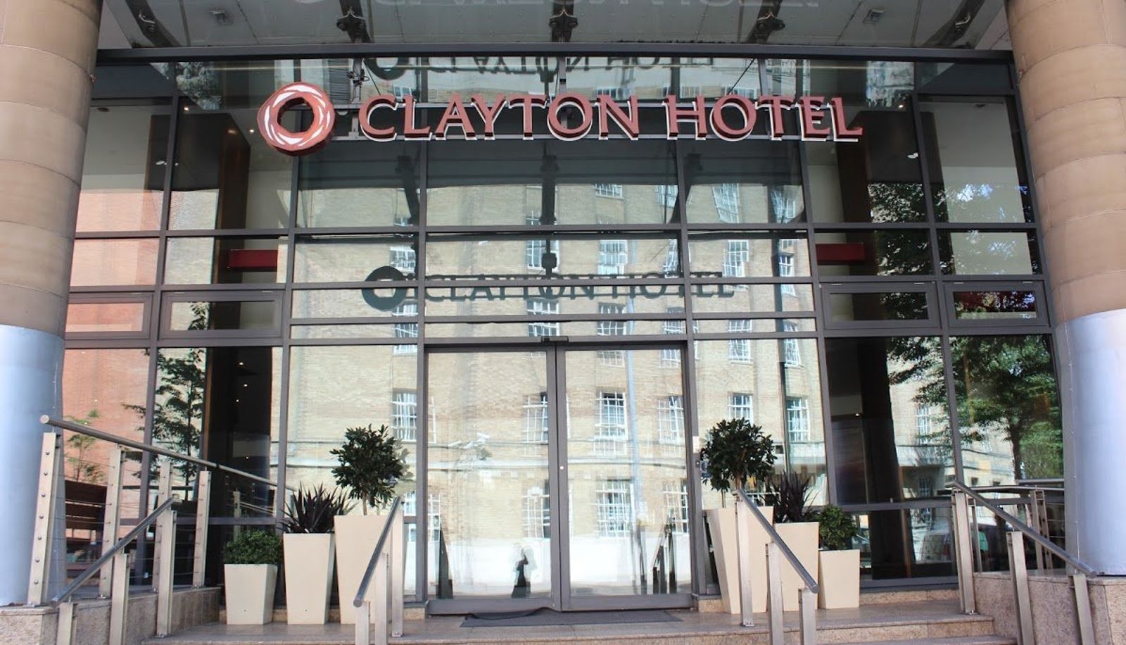 Zewnętrzna część hotelu - Clayton Hotel Belfast