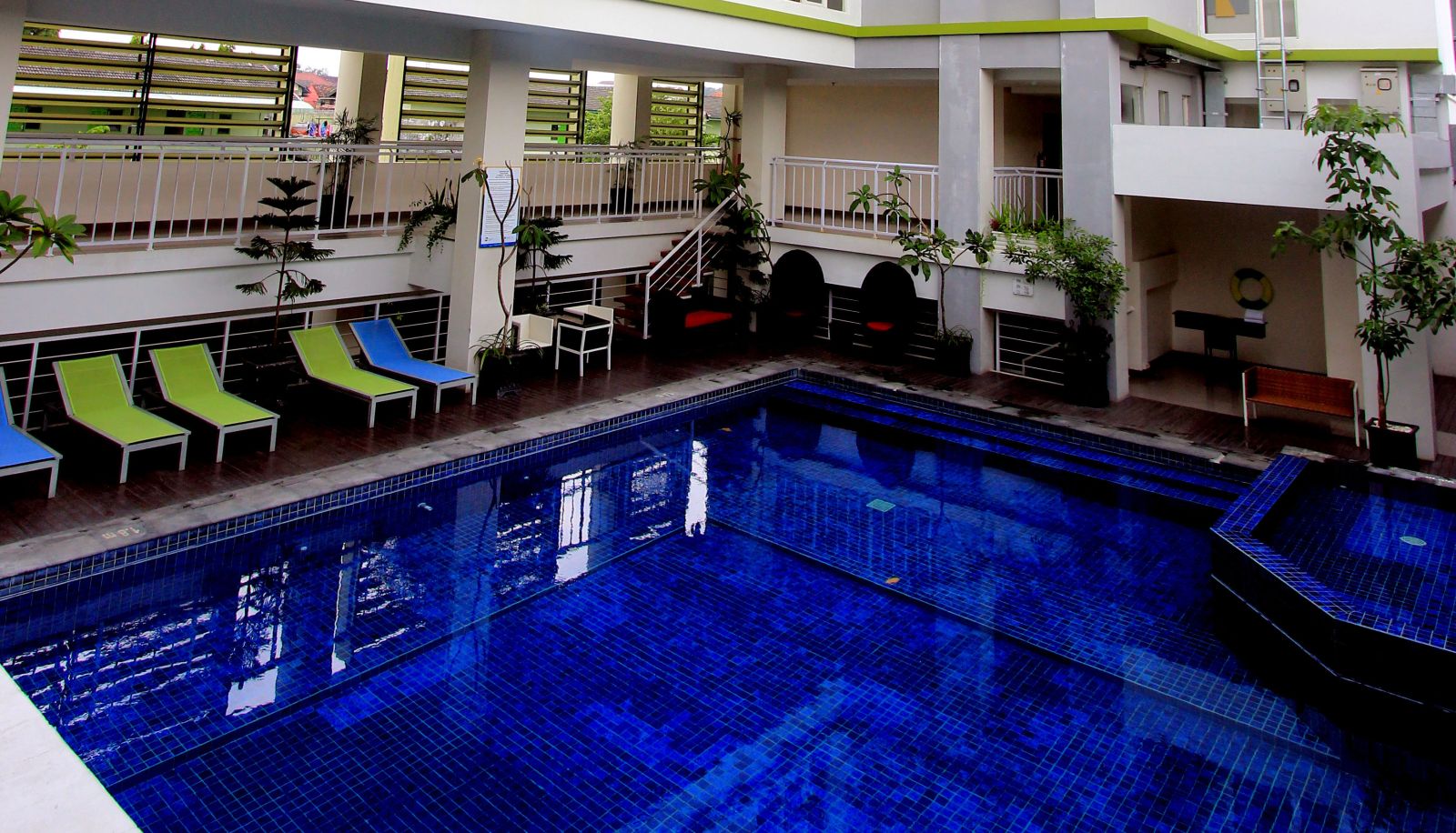 Piscina - Hotel Dafam Fortuna Seturan