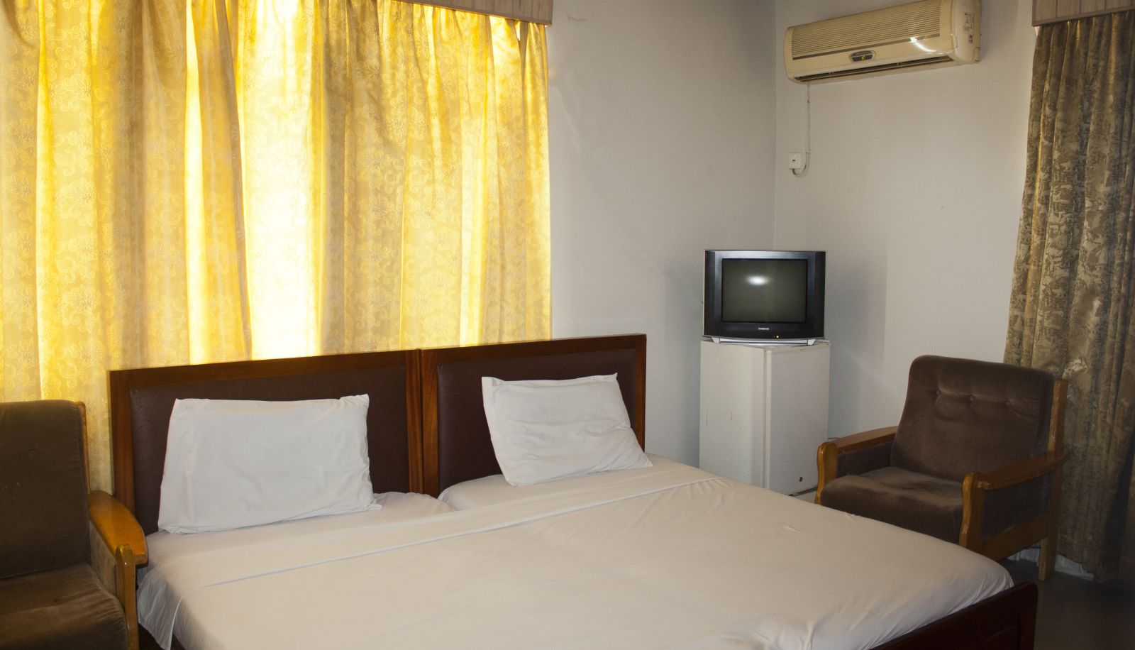 Standard room (double) - East Legon Guest Lodge