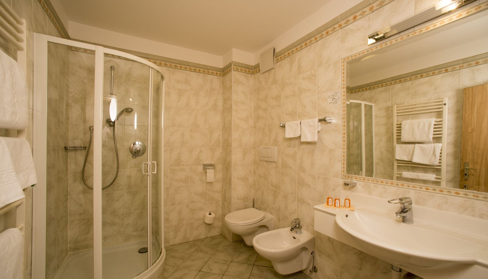 Badezimmer - Snaltnerhof Hotel