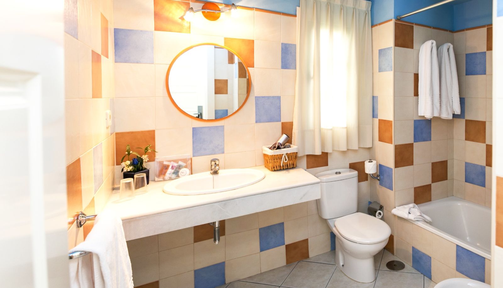 Bathroom - Apartamentos Puerto de Mogán THe Home Collection