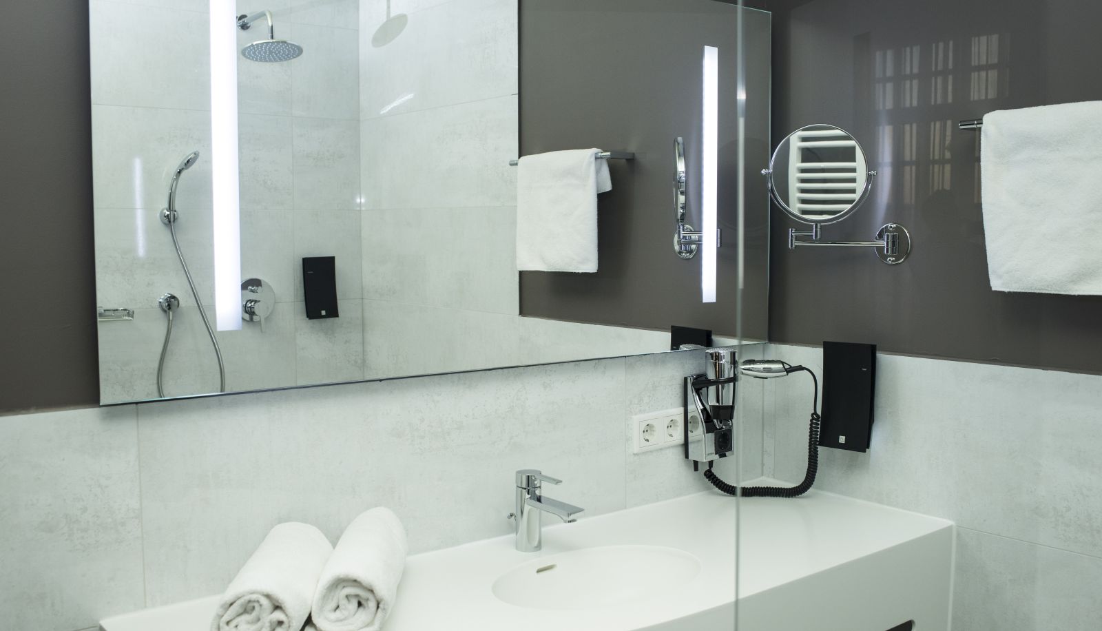 Bathroom - The Frankfurt