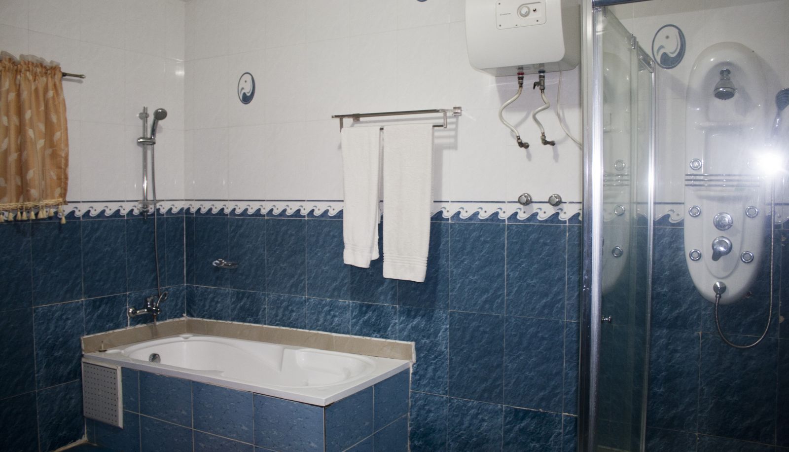 Badezimmer - Downtown Hotel West Legon