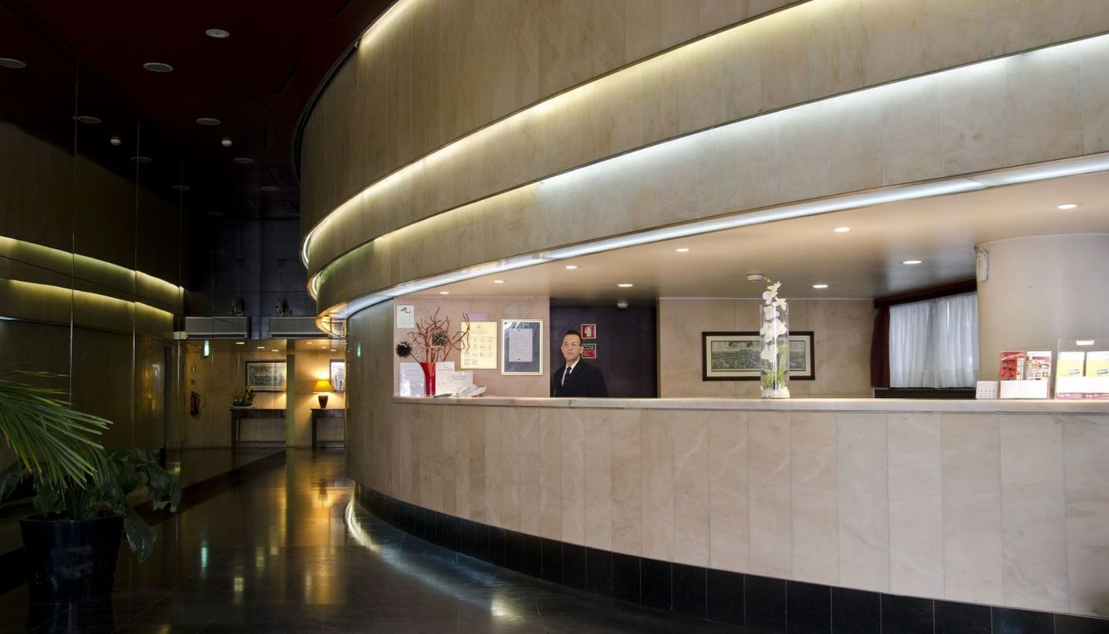 Info - VIP Executive Eden Aparthotel