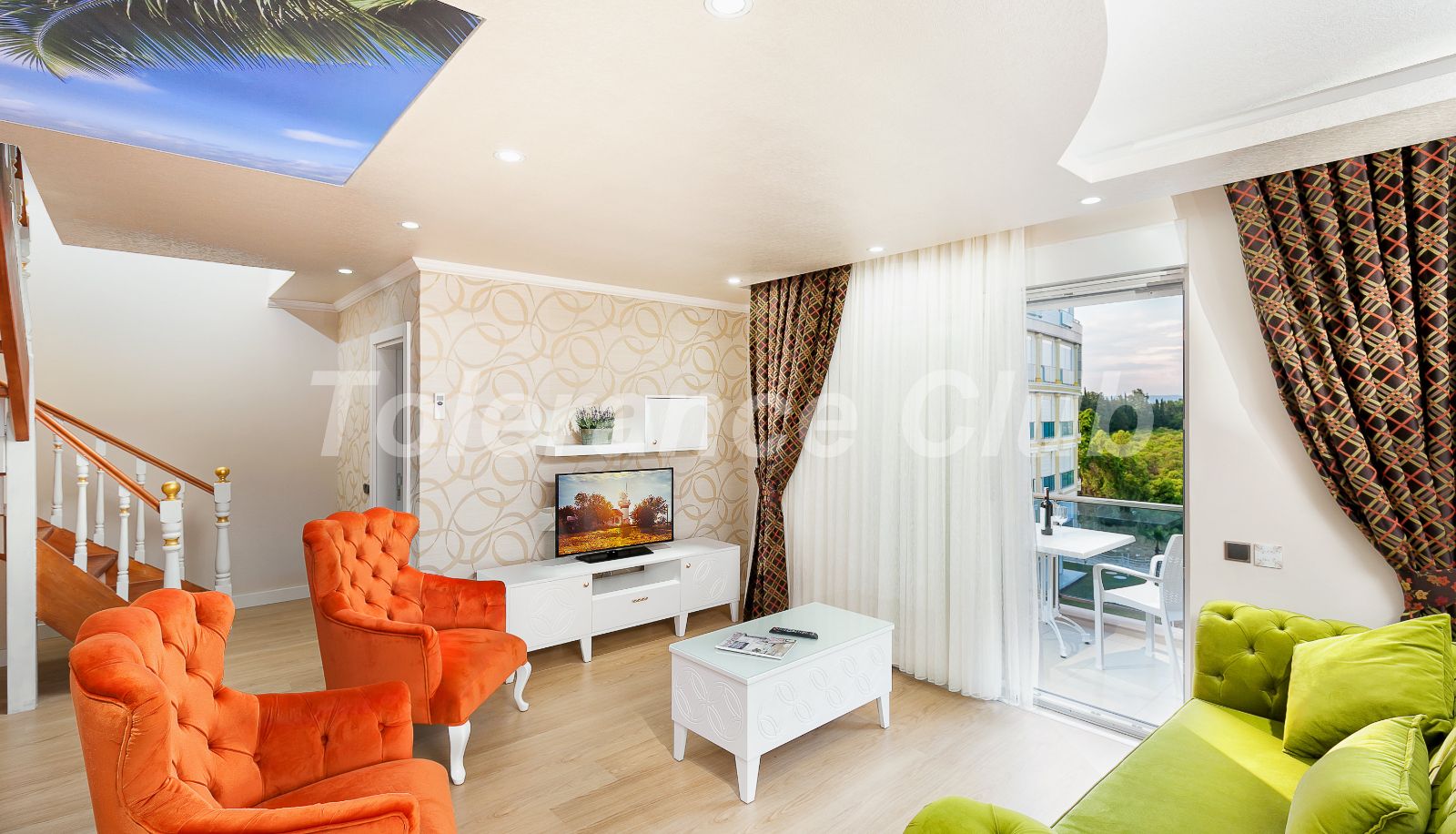 Family room - MELDA PALACE