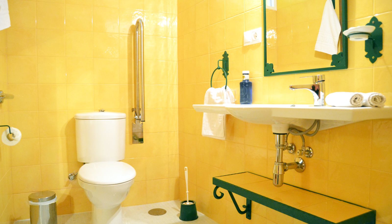 Bathroom - Posada de Quijada