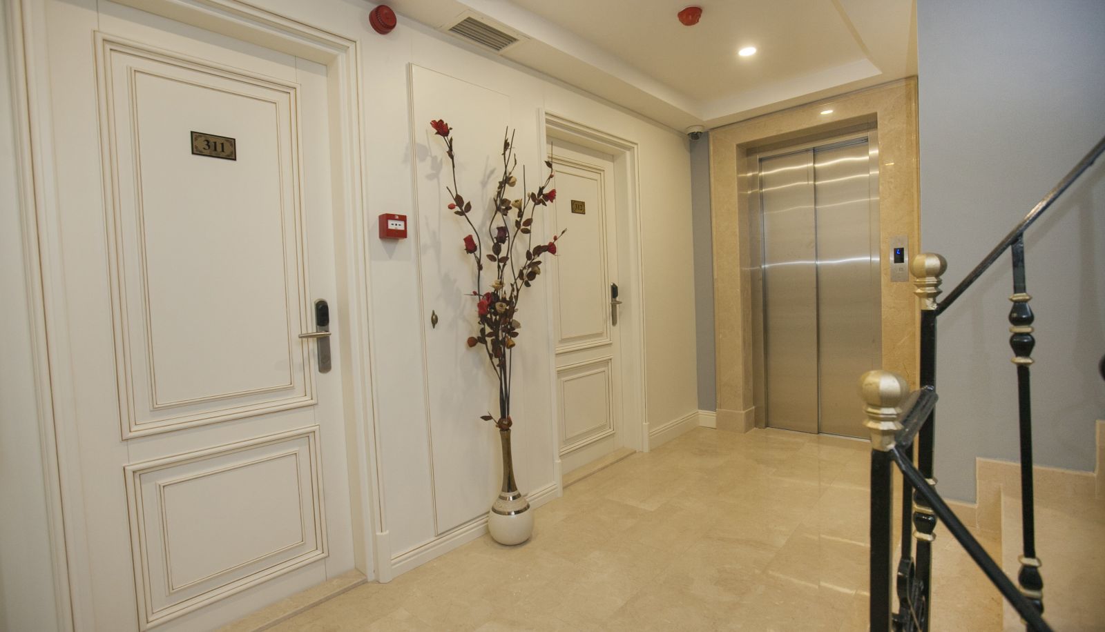 Interior view - Raymond Blue Hotel