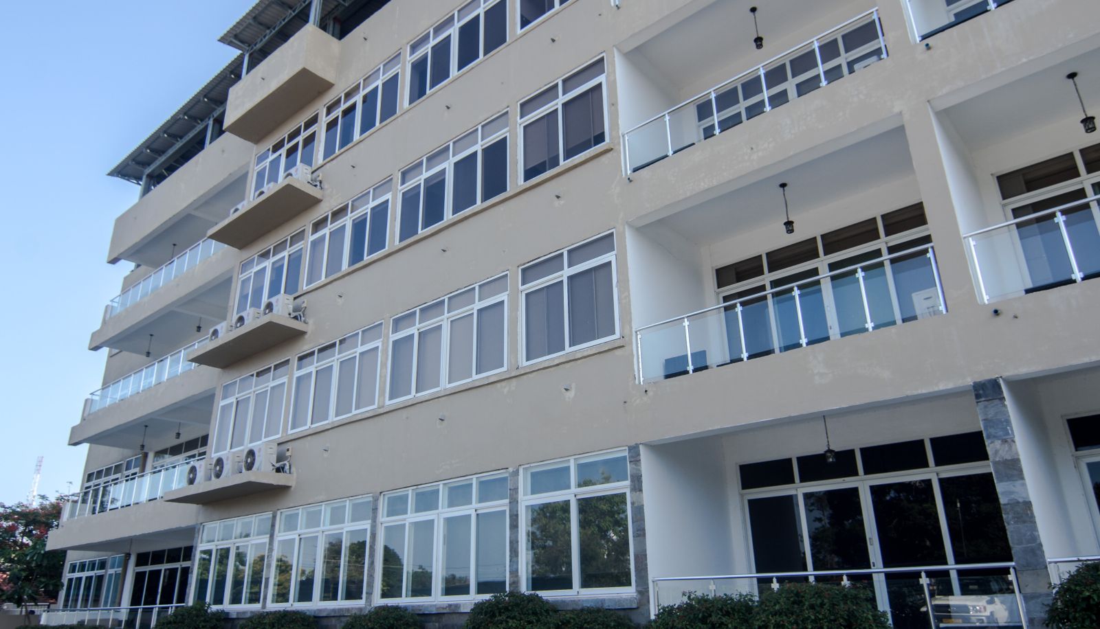 Zewnętrzna część hotelu - Colosseum Square Luxury Apartments