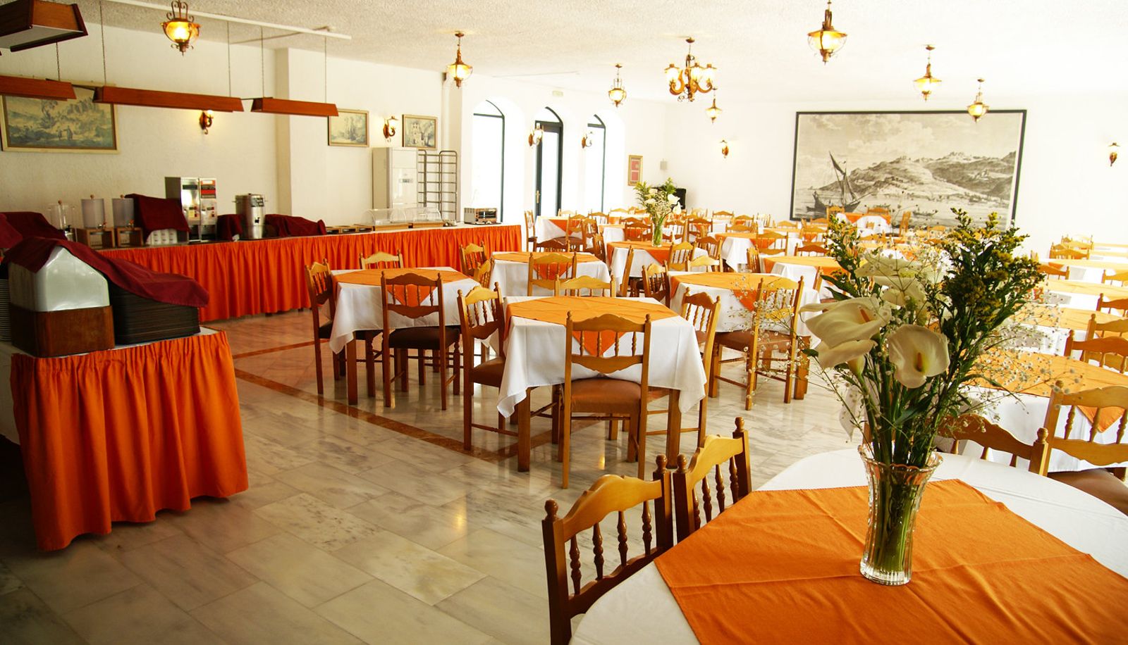 Frühstücksraum innerhalb des Restaurants - Skala