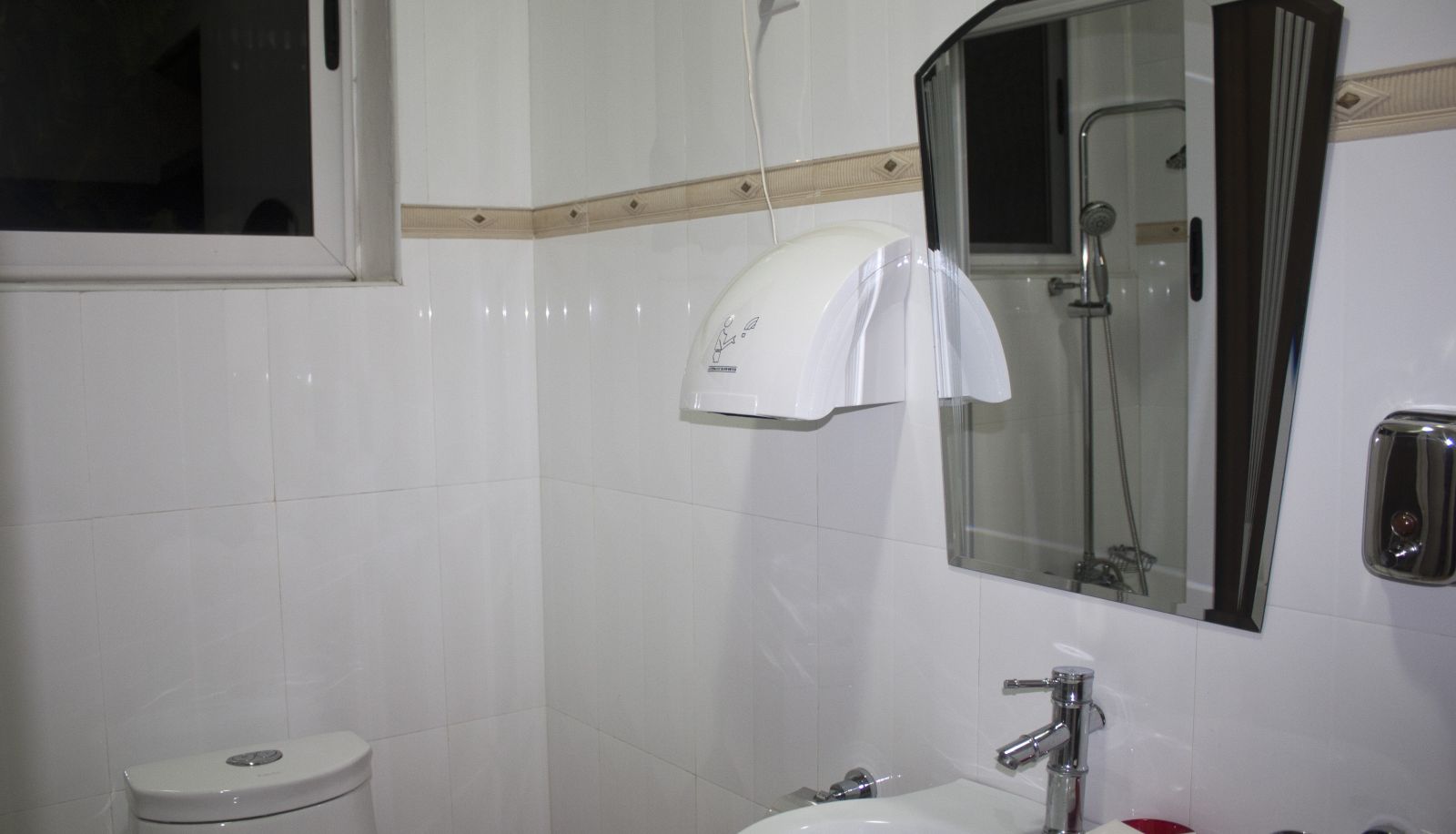 Badezimmer - @HOME Boutique Hostel