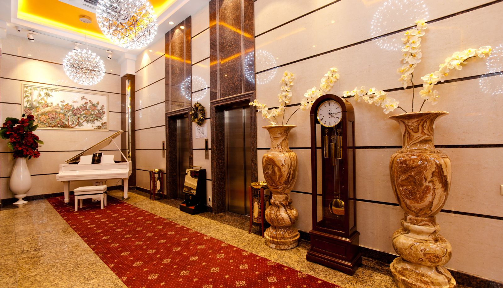 Lobby - Grand Voyage