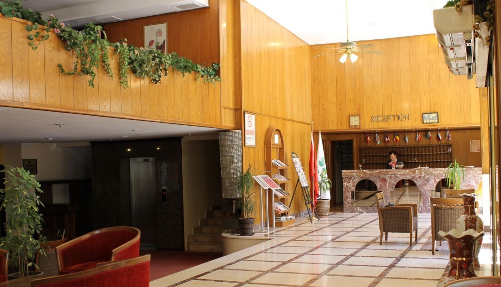 Reception - Segmen Hotel