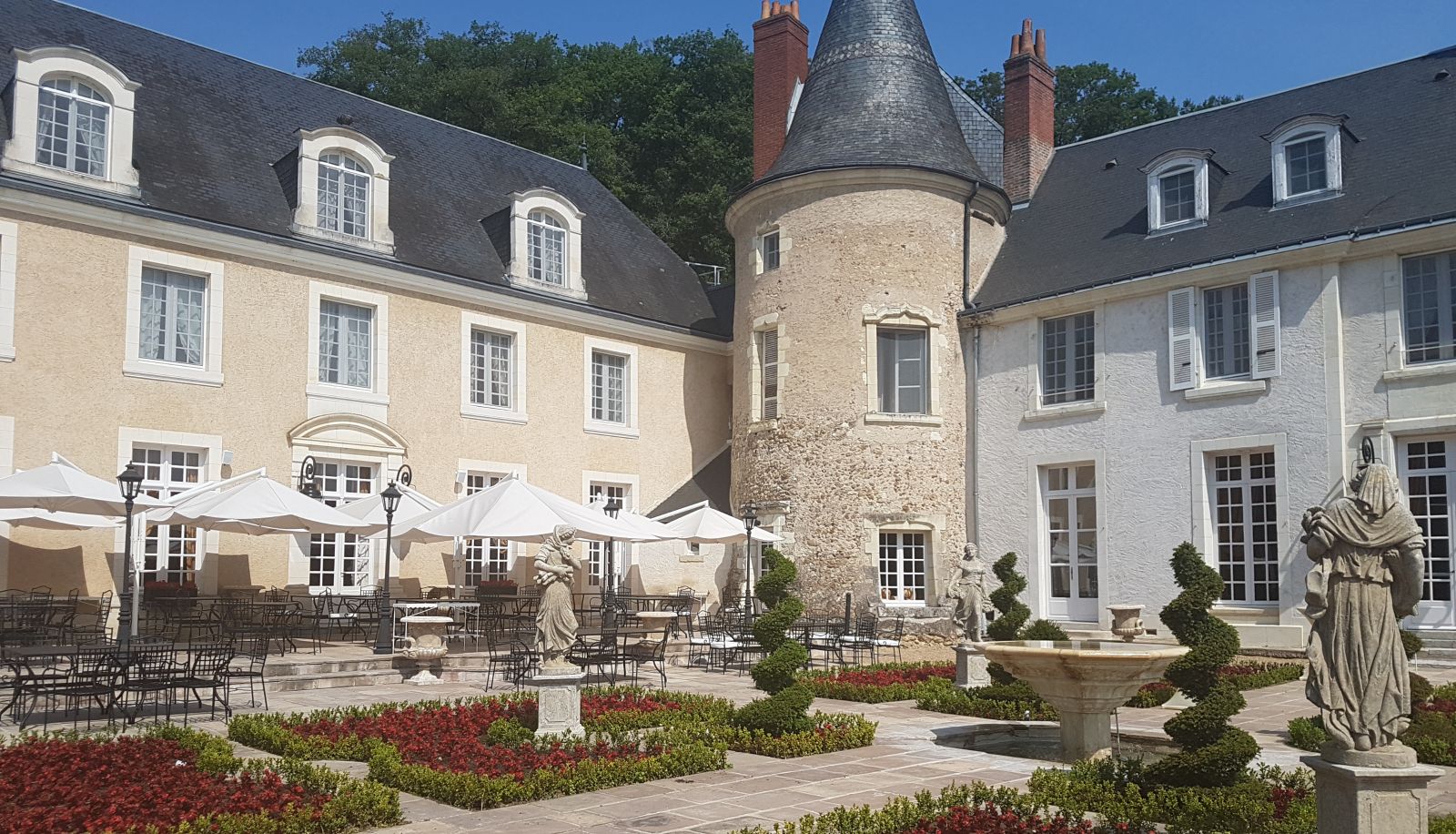 Terrace - Château de Beauvois
