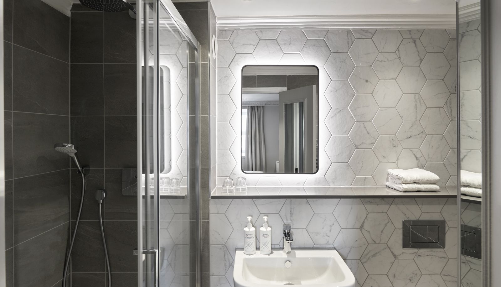 Badezimmer - Four Points Flex by Sheraton Nottingham