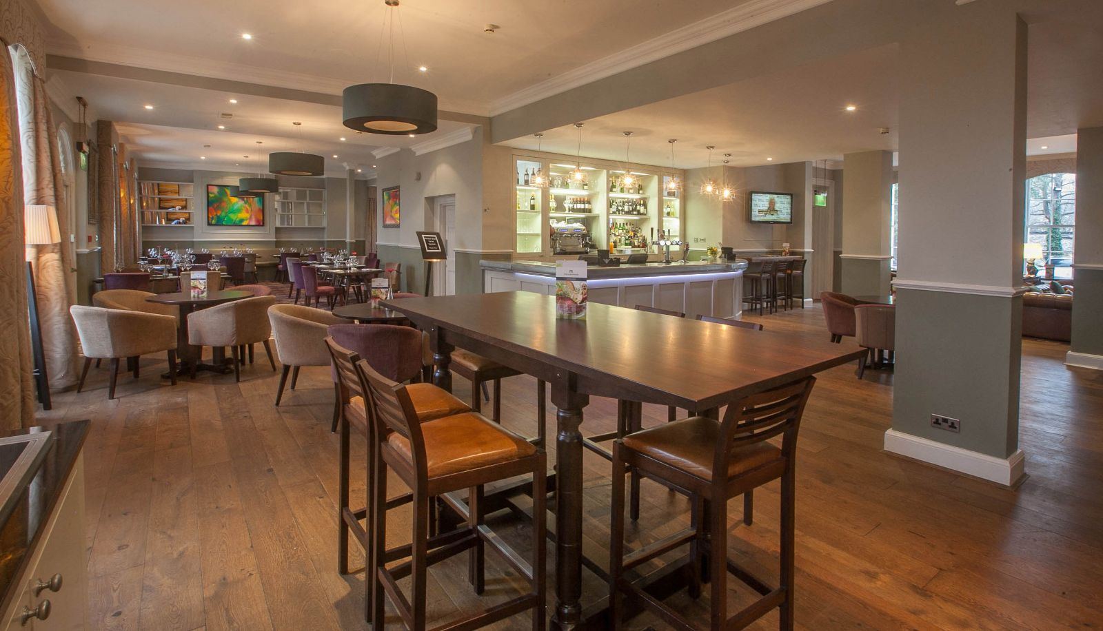 Bar - London Chigwell Prince Regent Hotel Signature Collection by Best Western