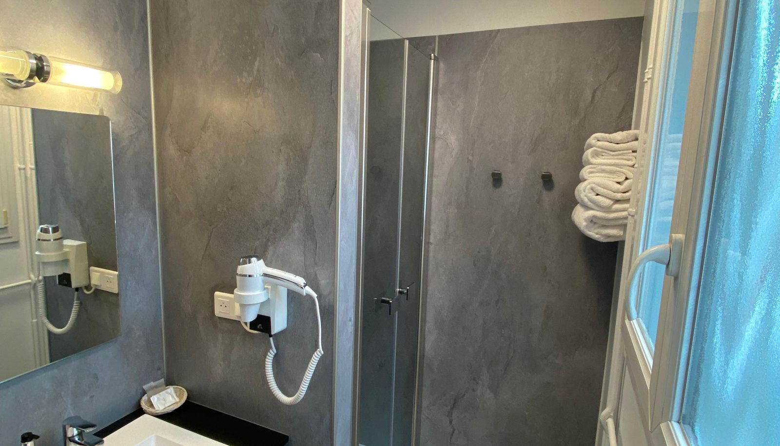 Badezimmer - Du Louvre