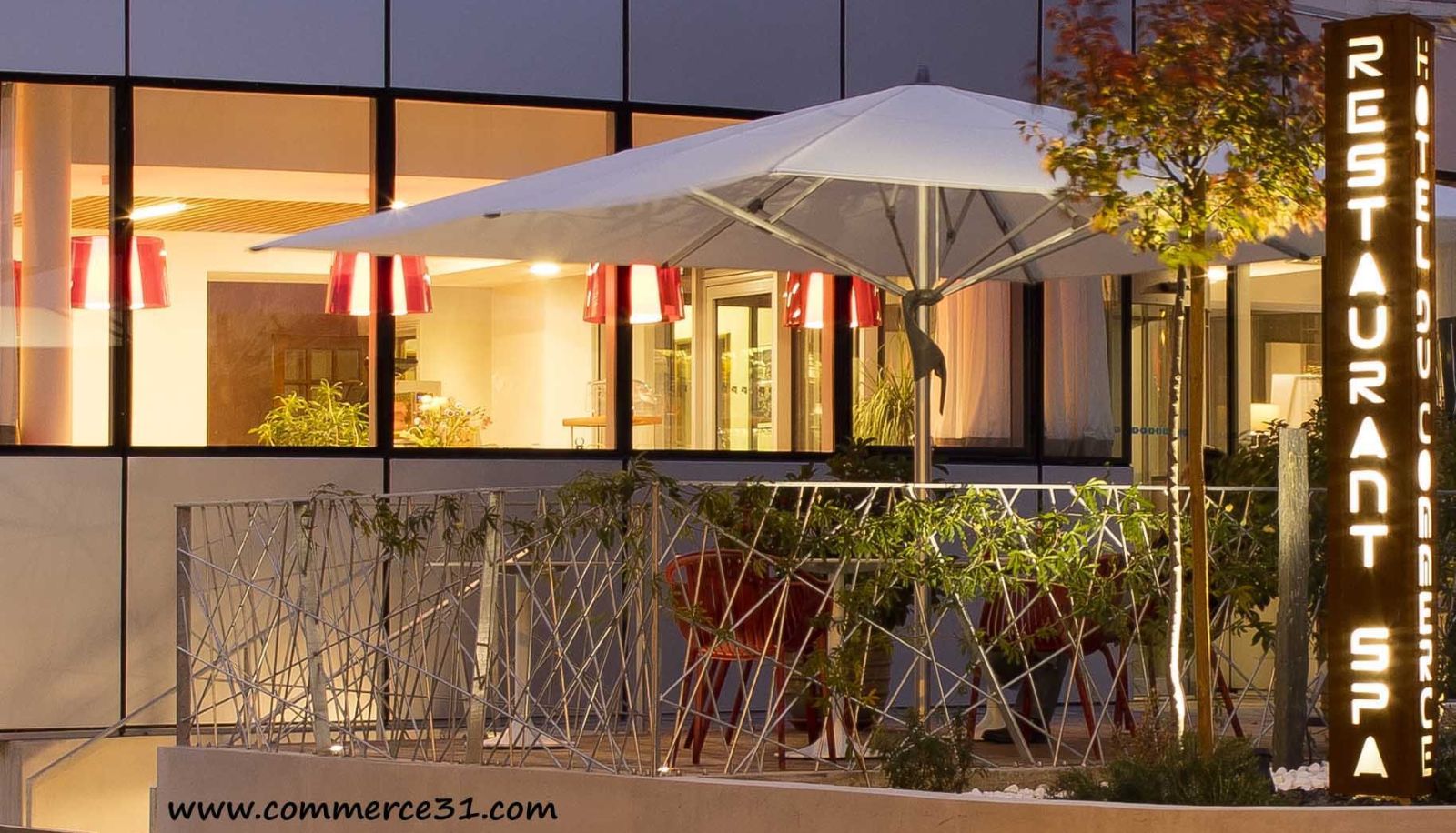 Terras - Hotel du Commerce