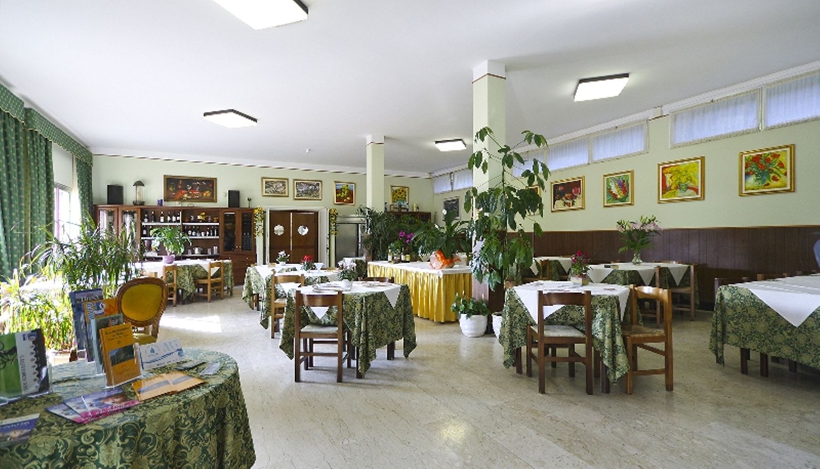 Frühstücksraum innerhalb des Restaurants - San Matteo