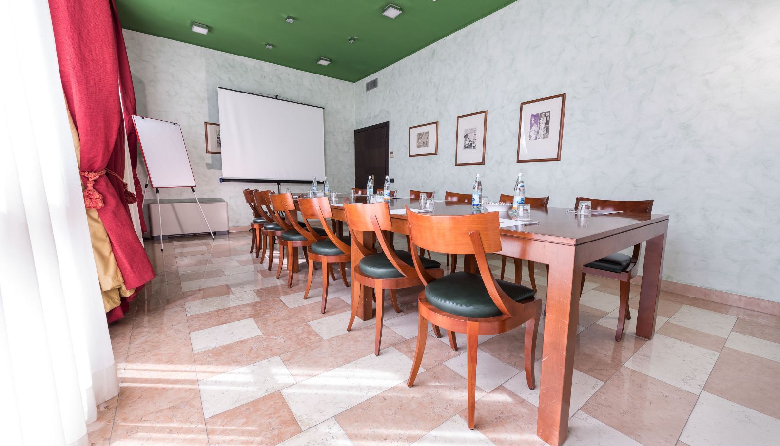 Sala na spotkanie - Villa Malaspina