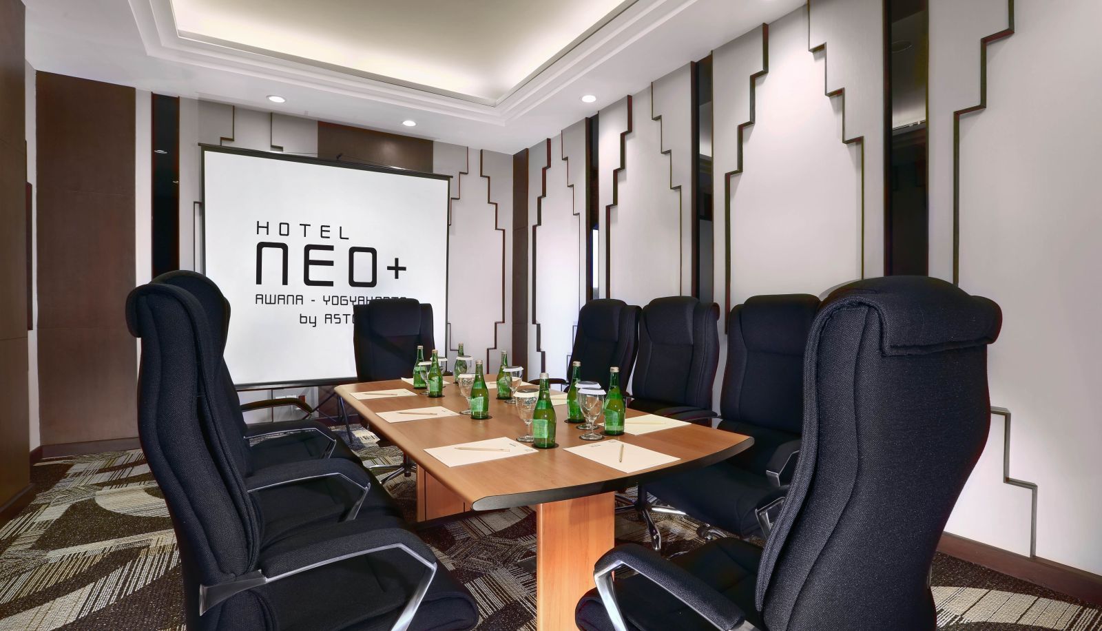 Meetingzimmer - Neo+ Awana Yogyakarta