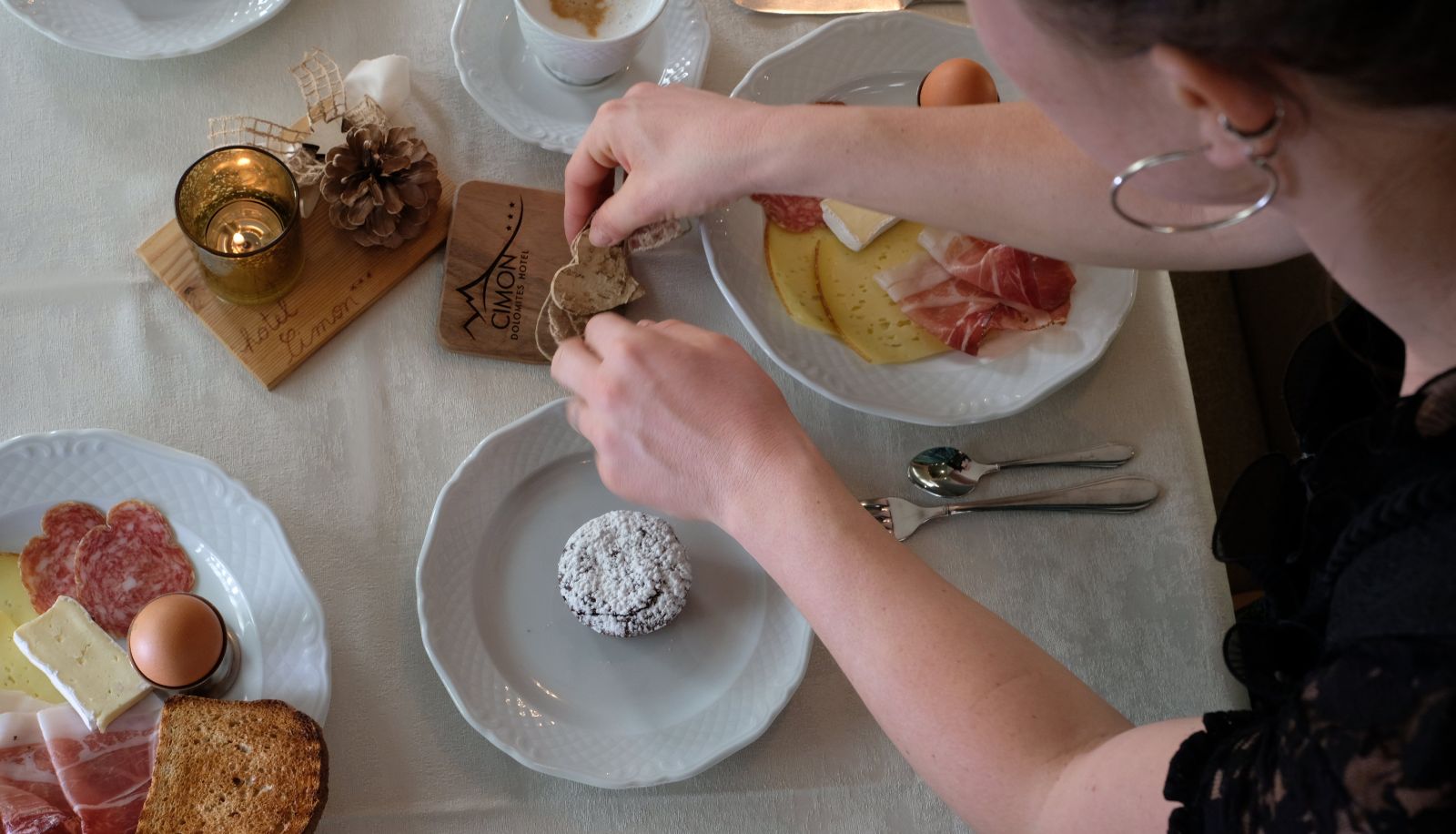Frühstücksraum innerhalb des Restaurants - Cimon Dolomites