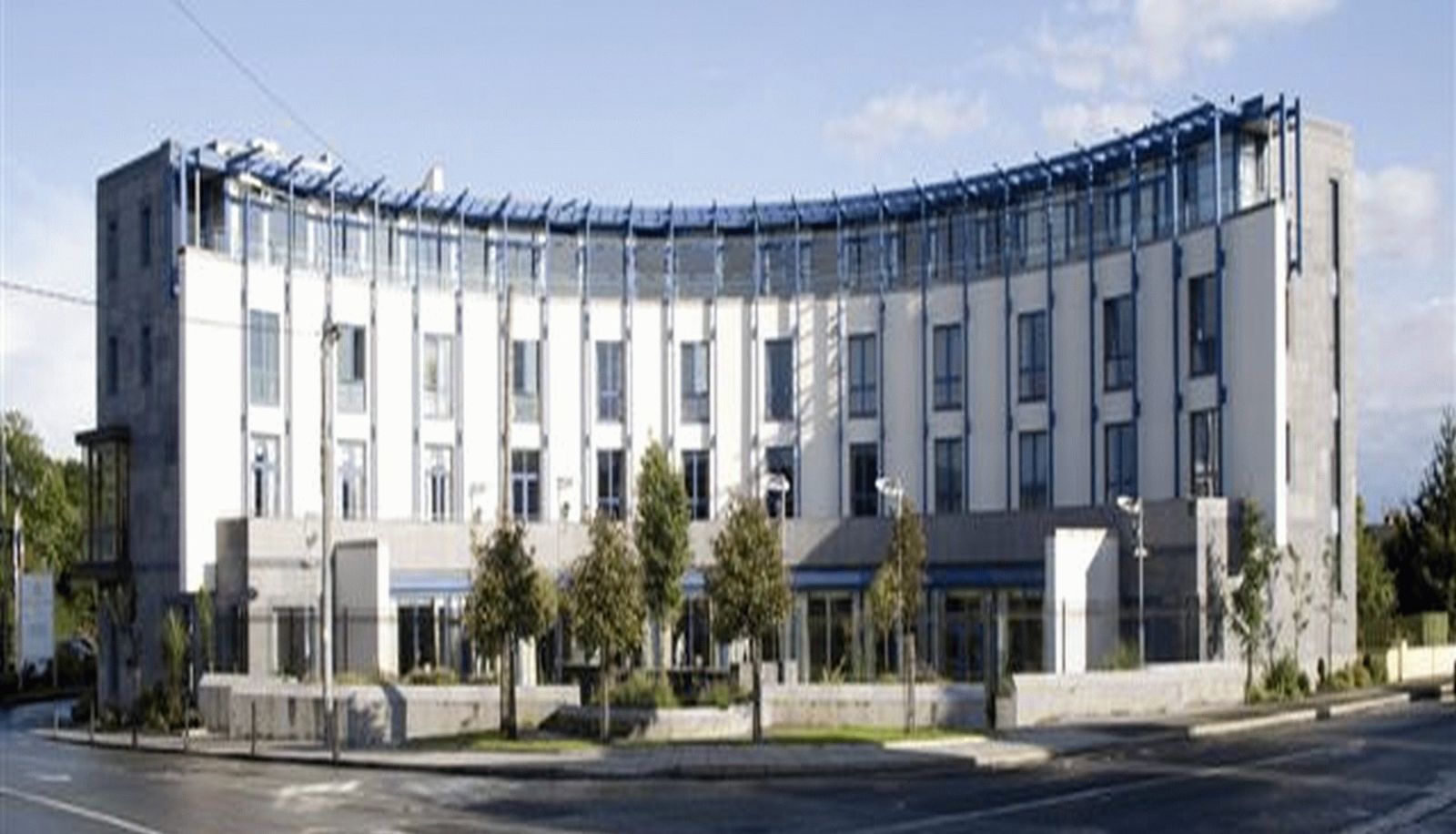 Zewnętrzna część hotelu - Tullamore Court Hotel