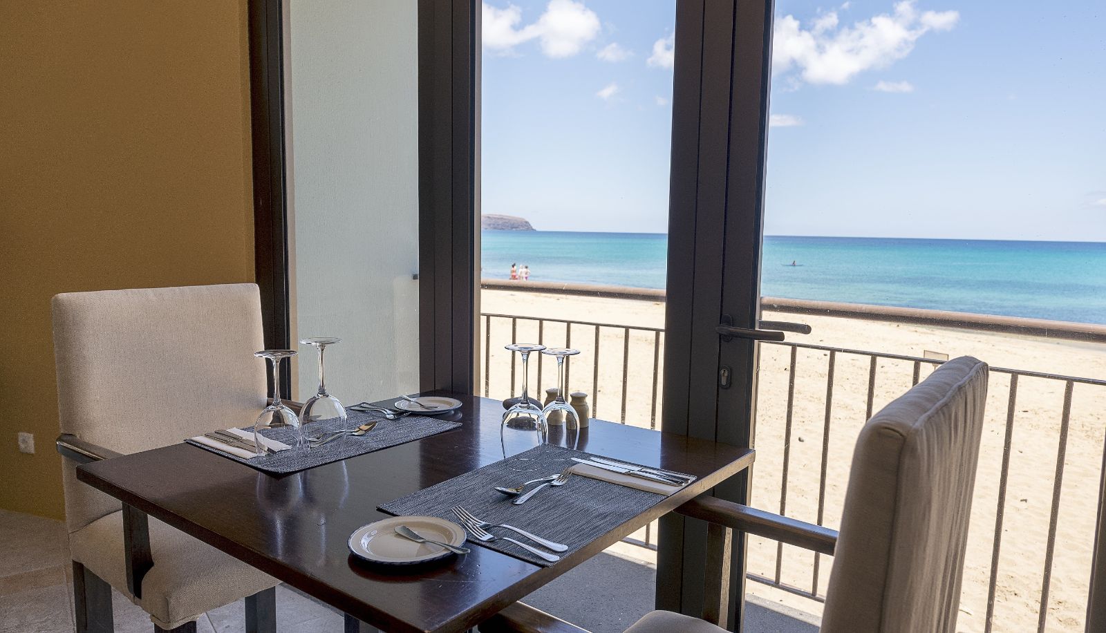 Breakfast room within the restaurant - Torre Praia