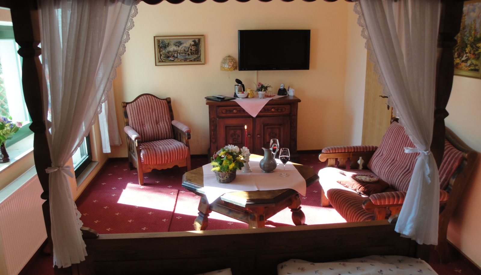 Pokój z tarasem - Landhotel BurgenBlick Garni & Tagungshotel