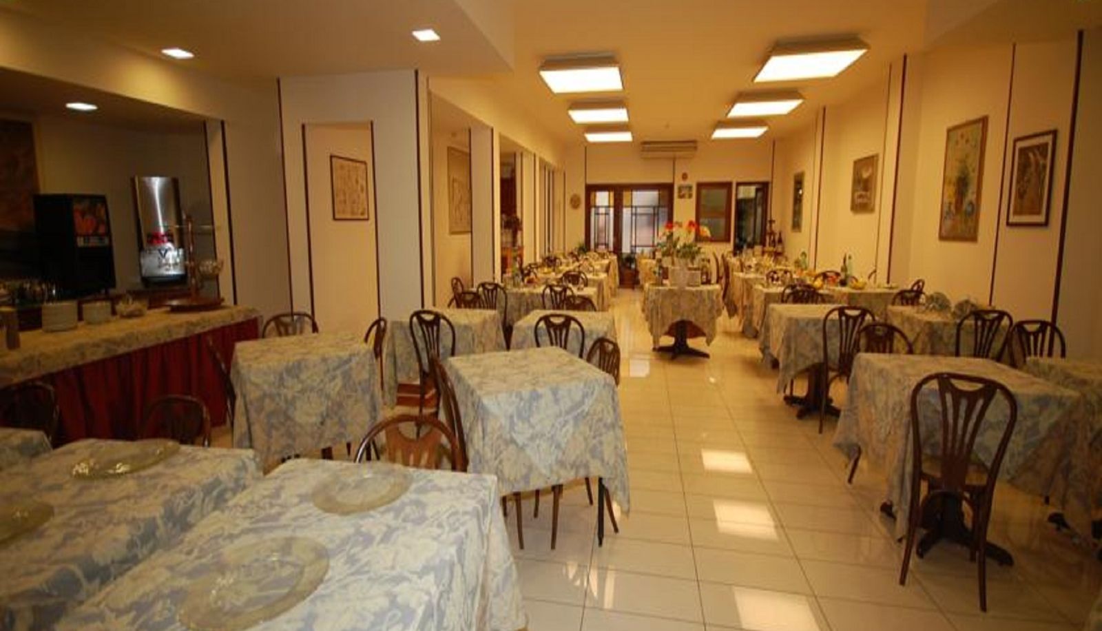 Salle de petit-déjeuner - Bella Riviera