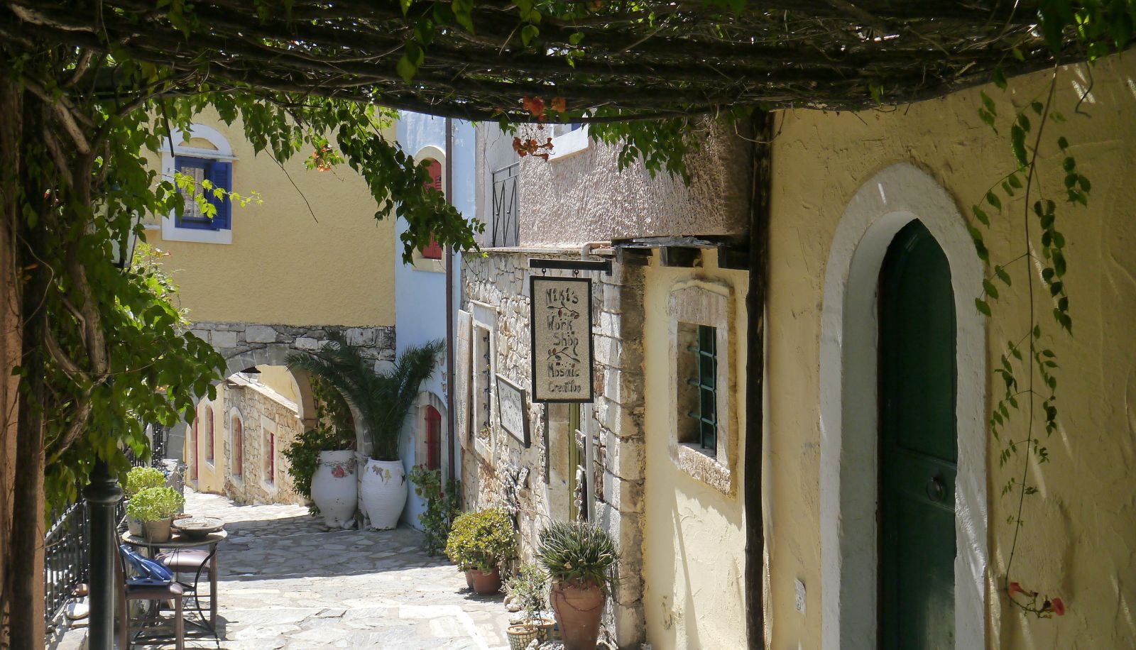 Zona exterior del hotel - Arolithos Traditional Cretan Village