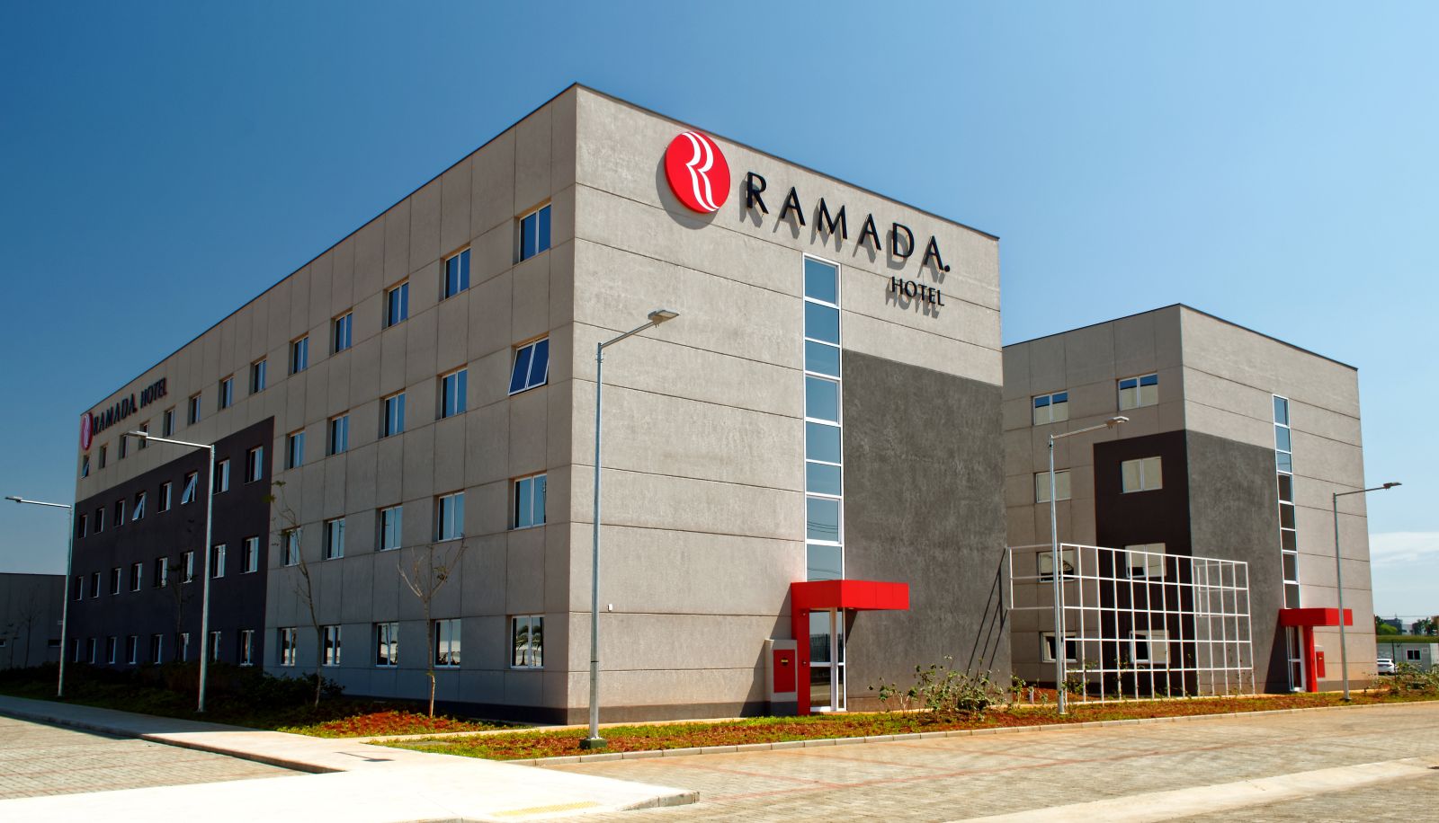 Hotel outdoor area - Ramada by Wyndham Campinas Viracopos