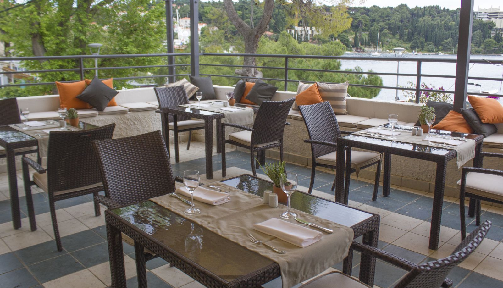 Salle de petit-déjeuner dans le restaurant - Supetar