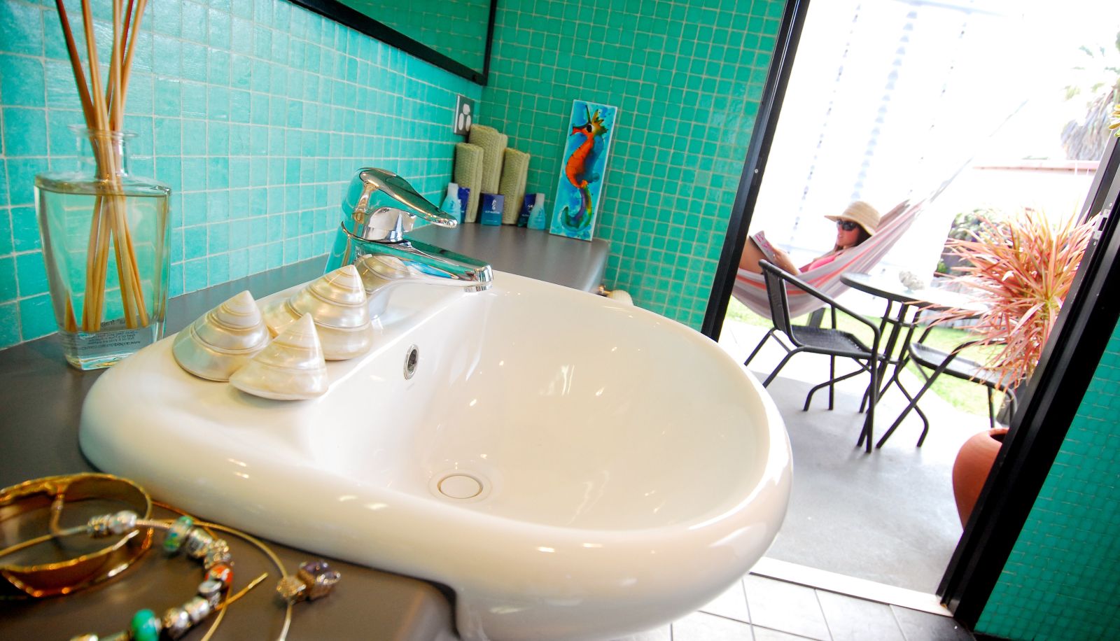 Bathroom - Esperance Island View Apartments